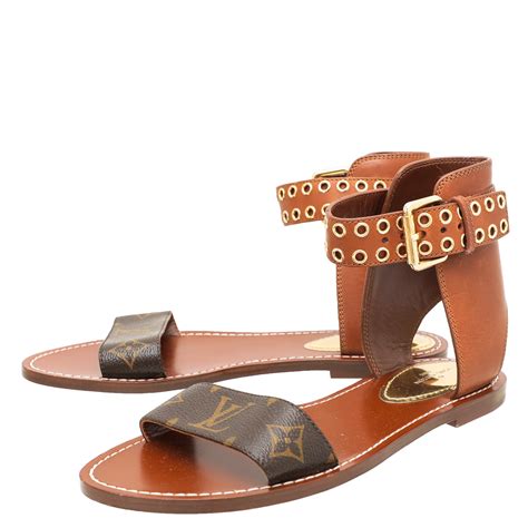 passenger flat sandals louis vuitton.